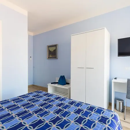 Casa Ela Bed & Breakfast 4*