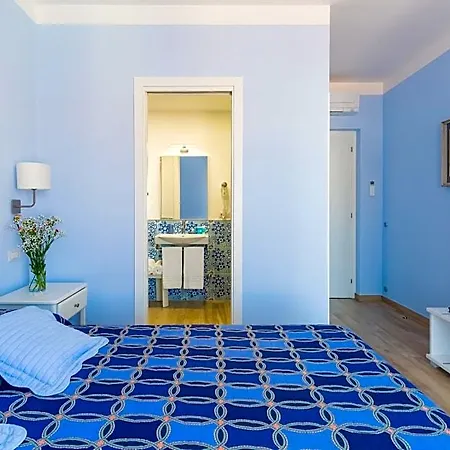 Bed and Breakfast Casa Ela 3*